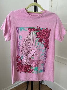 Fleetwood Mac Tee. Size small. PTP 17.5”.